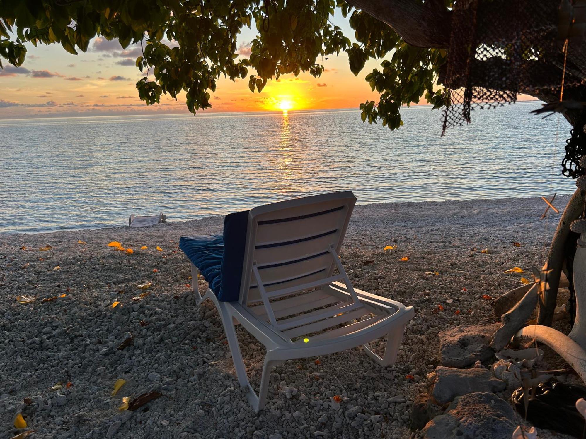 Rangiroa Bliss Hotel Tiputa Bagian luar foto