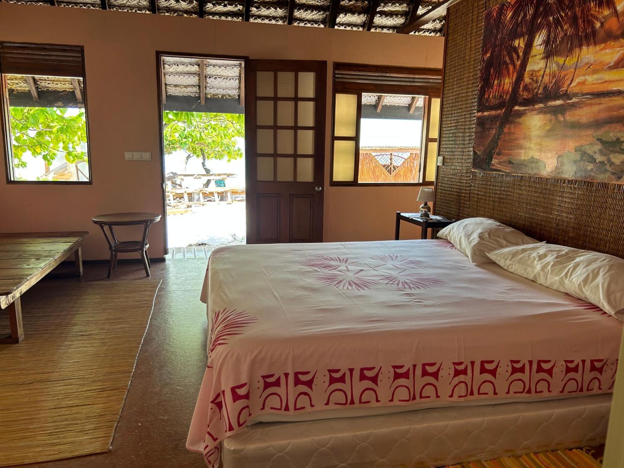 Rangiroa Bliss Hotel Tiputa Bagian luar foto