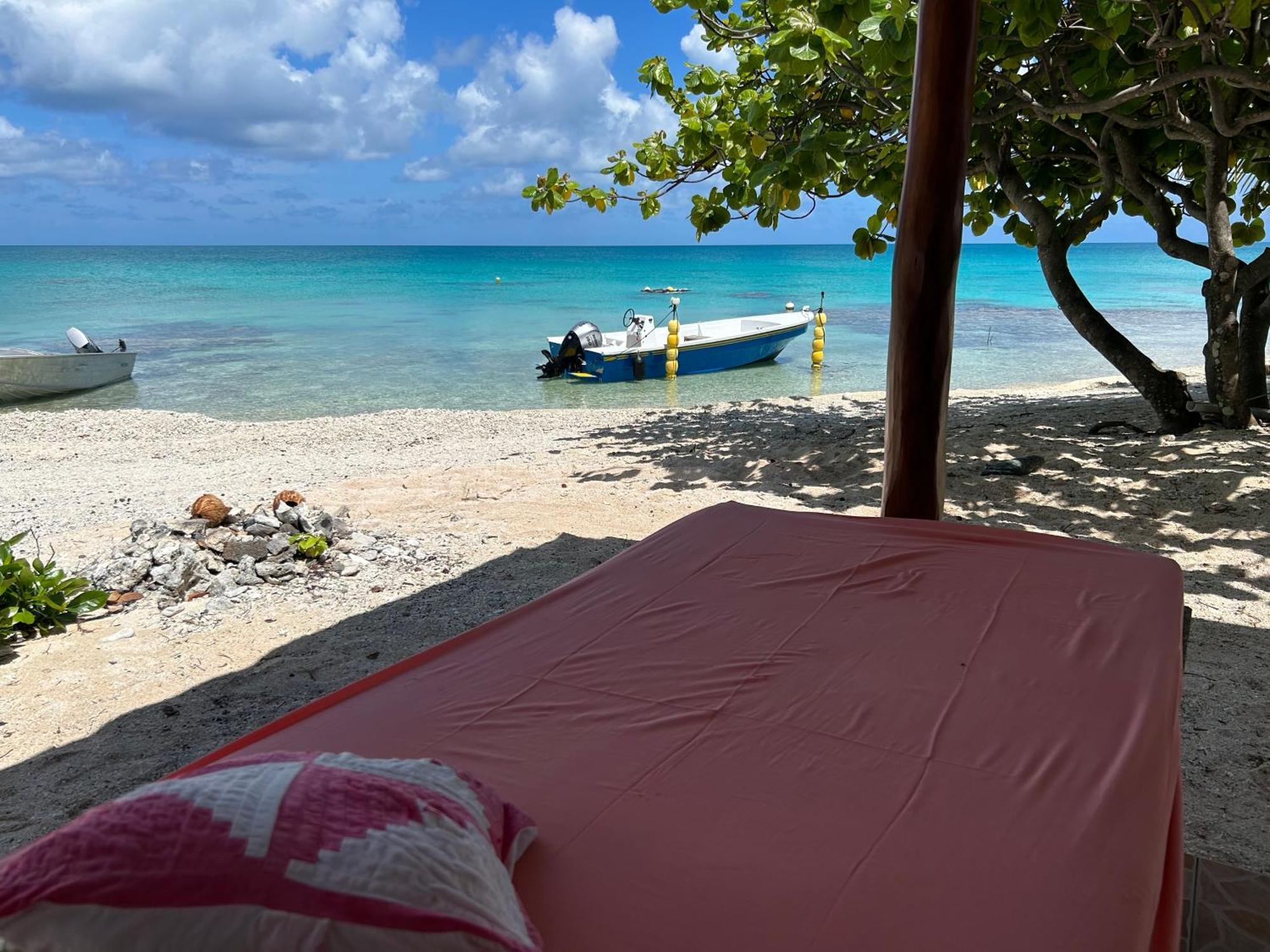 Rangiroa Bliss Hotel Tiputa Bagian luar foto