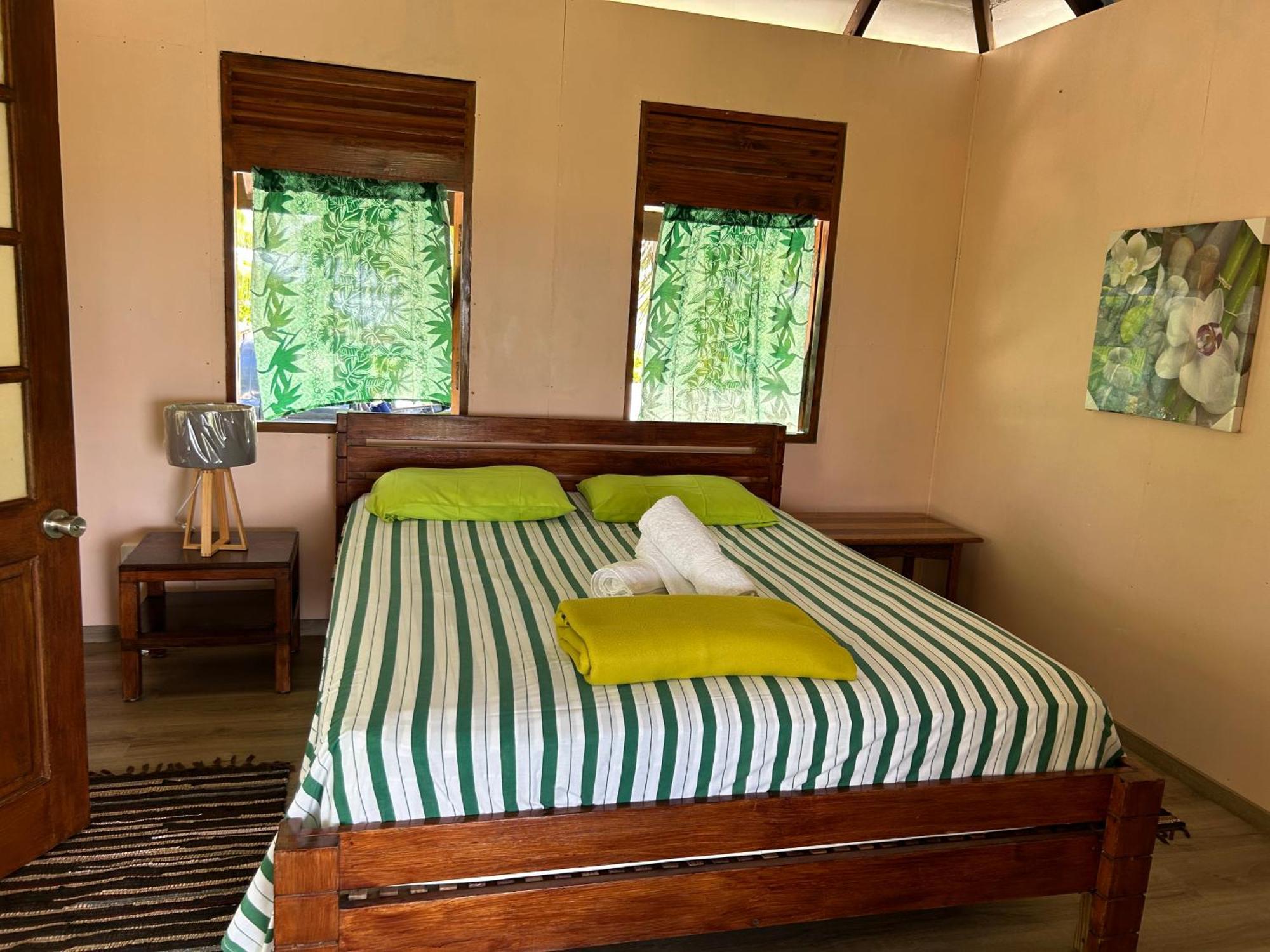 Rangiroa Bliss Hotel Tiputa Bagian luar foto
