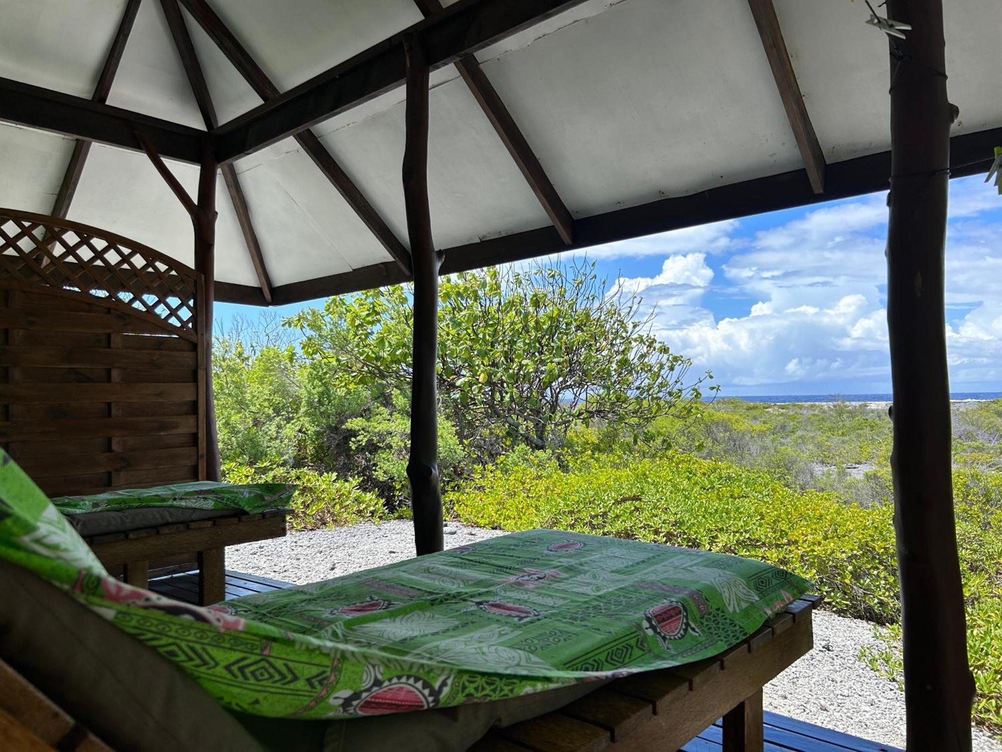 Rangiroa Bliss Hotel Tiputa Bagian luar foto
