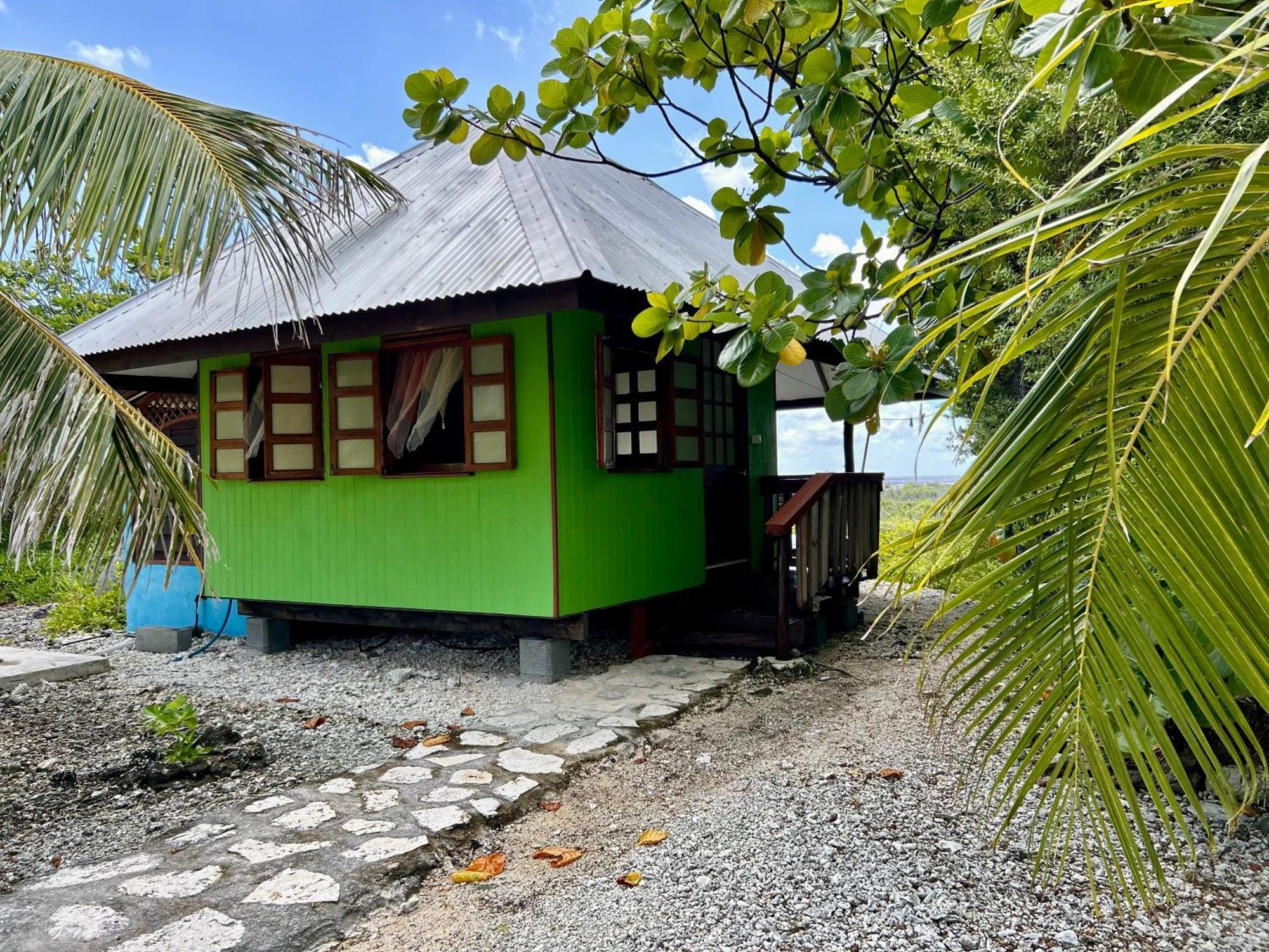 Rangiroa Bliss Hotel Tiputa Bagian luar foto