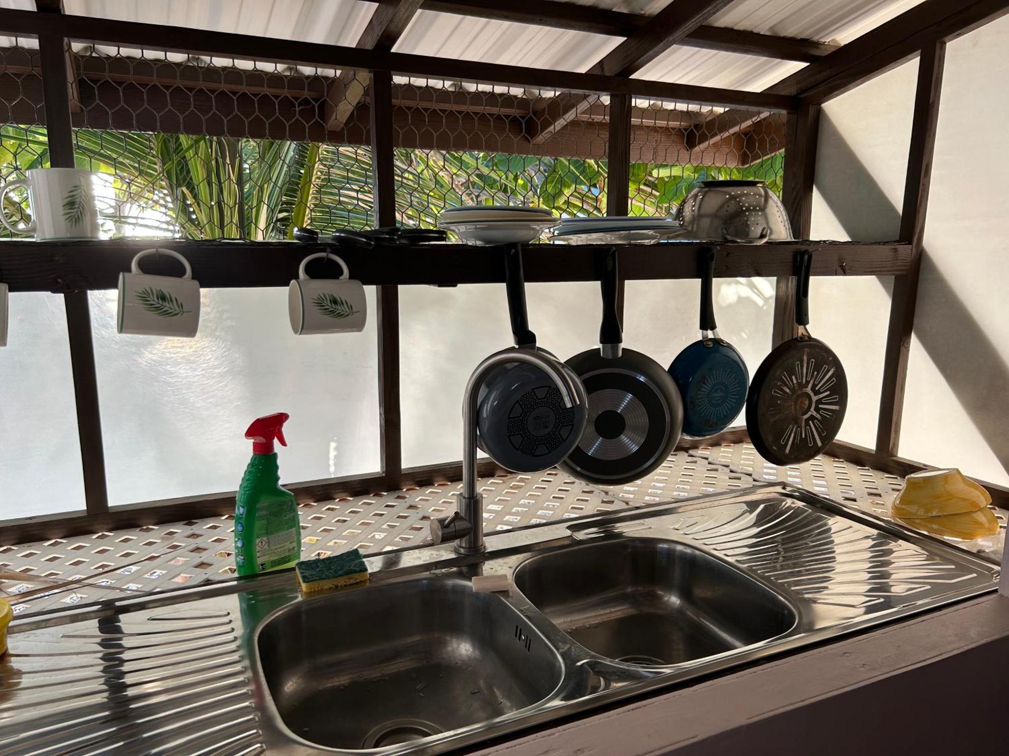 Rangiroa Bliss Hotel Tiputa Bagian luar foto