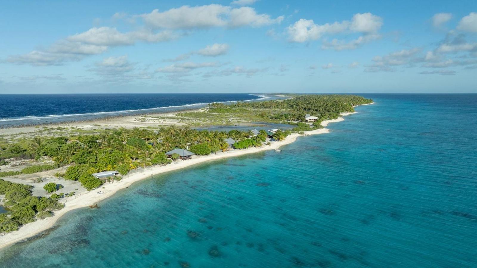 Rangiroa Bliss Hotel Tiputa Bagian luar foto