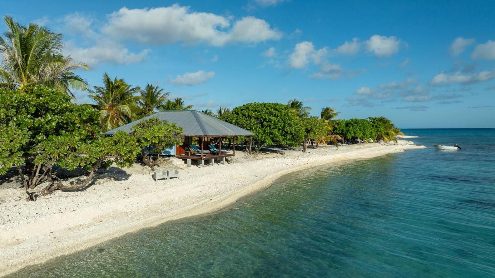 Rangiroa Bliss Hotel Tiputa Bagian luar foto