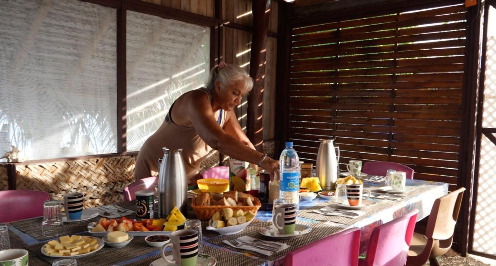 Rangiroa Bliss Hotel Tiputa Bagian luar foto