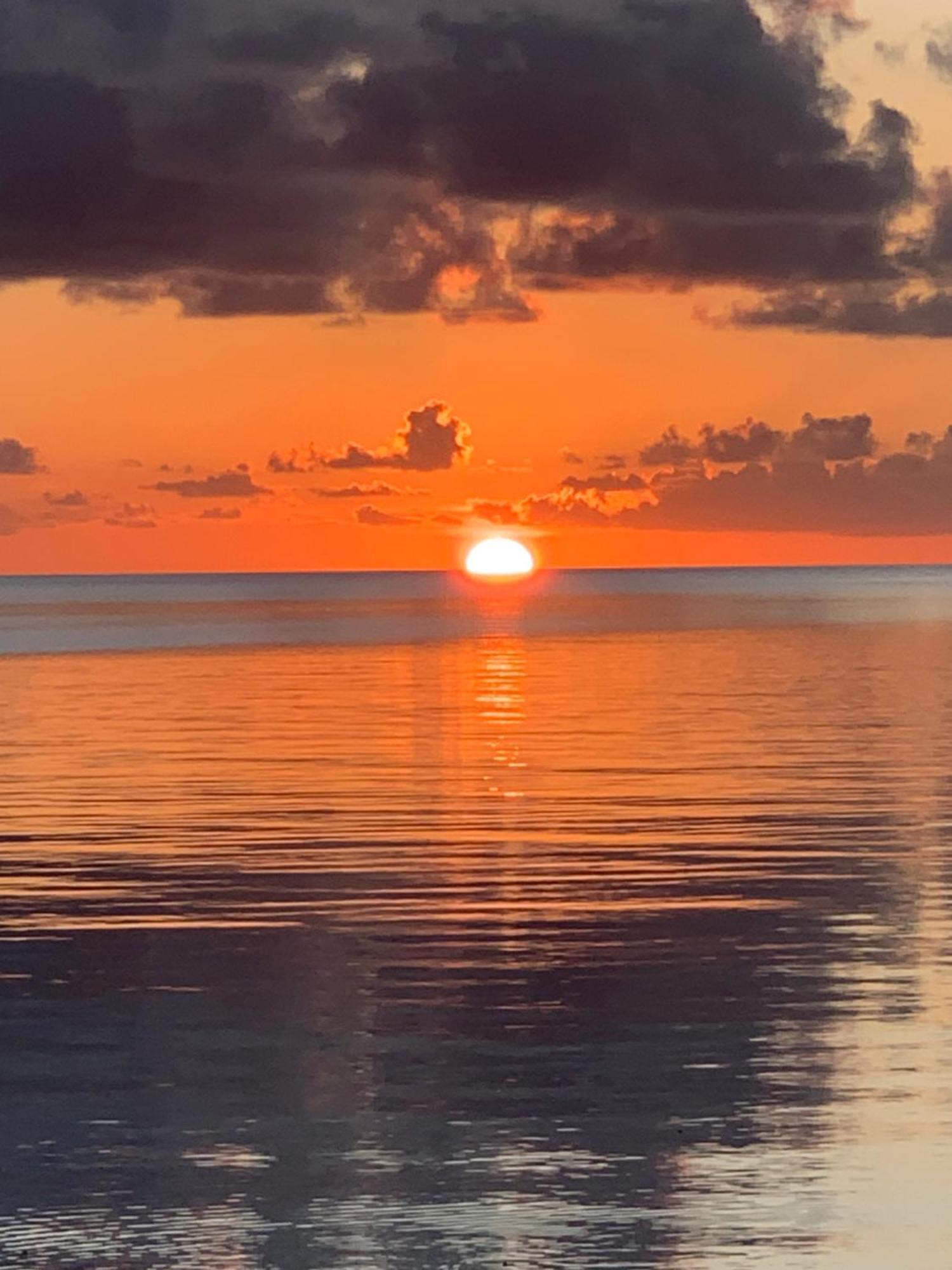 Rangiroa Bliss Hotel Tiputa Bagian luar foto