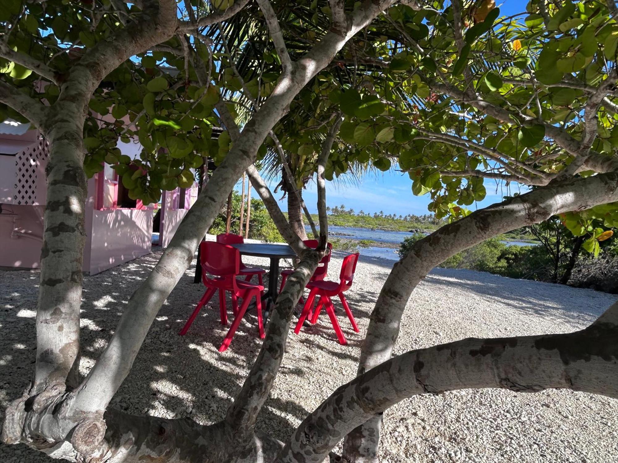 Rangiroa Bliss Hotel Tiputa Bagian luar foto